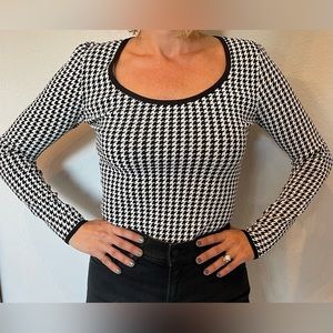 Womens Houndstooth White House Black Market Long Sleeve Stretchy Sweater, Size S